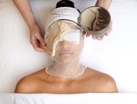 Cooling Contour Masque Application Aash Top Down - Professional Treatment Photos